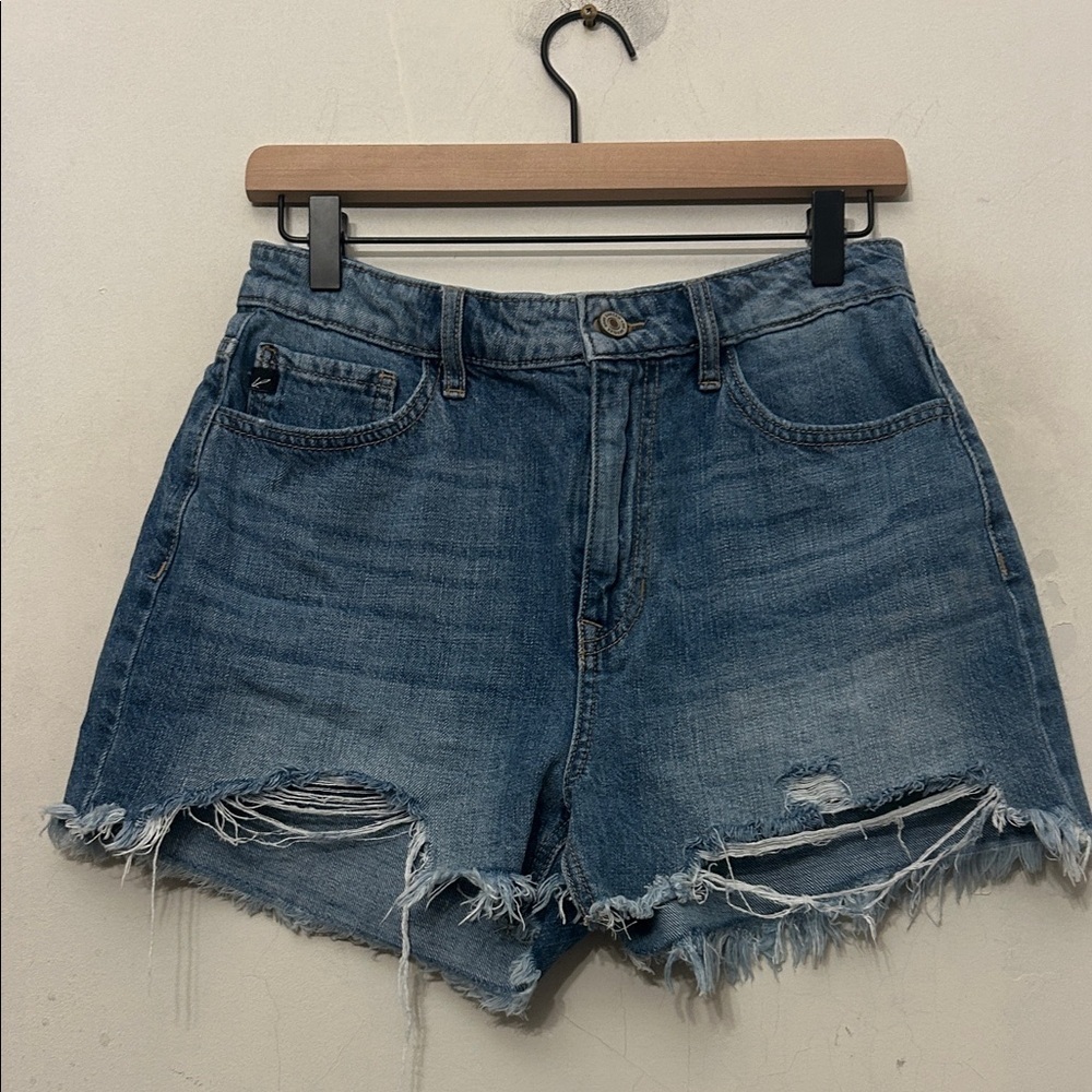 Kan CanDistressed Denim Raw hem Shorts Size 27 EUC